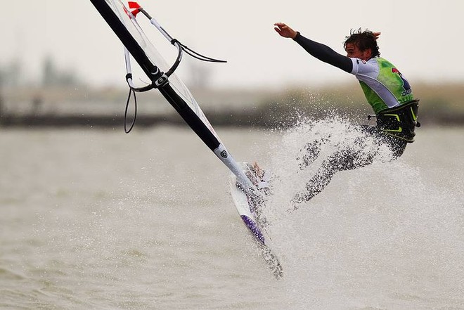 No handed flaka from Van Ochten - 2010 Podersdorf Surf World Cup – Day 6 ©  John Carter / PWA http://www.pwaworldtour.com
